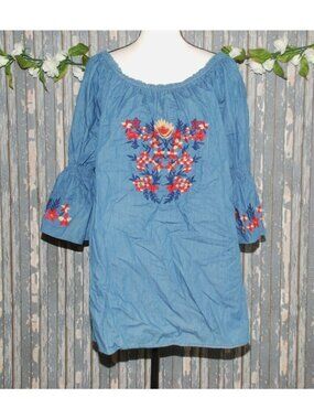 Southern Stitch Chambray Blue Blouse Top Size XL Embroidered Floral Bell Sleeves